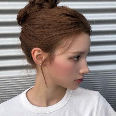 HoshiEWoozi's profile picture. 