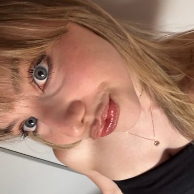 sosoulindaaa's profile picture. amo falar sozinha