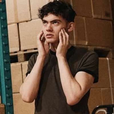 herdogdied_'s profile picture. im the only gay in this village 🏳️‍🌈 kit Connor and Joe Locke enthusiast (this page may contain NSFW tweets )