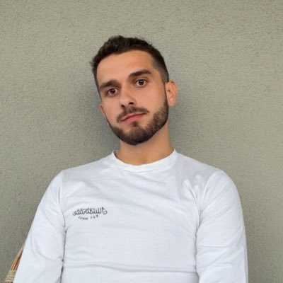 Luvmymichele's profile picture. świat byłby piękny gdyby każdy uświadomił sobie, ze kiedyś umrzemy i każdy z nas ma prawo kochać kogo chce.  https://t.co/Ri1A8gQRvM