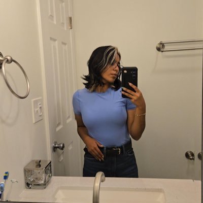 pakercharlotte4's profile picture. Looking forward to anything that comes my way 😍💋💕