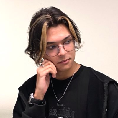 Unkdzn's profile picture. 🇨🇭🇹🇭 // President & Head Esports @TeamSolidCH // BSc Design Engineer @HEArcIngenierie // . ݁₊ ⊹ . ݁ ☾