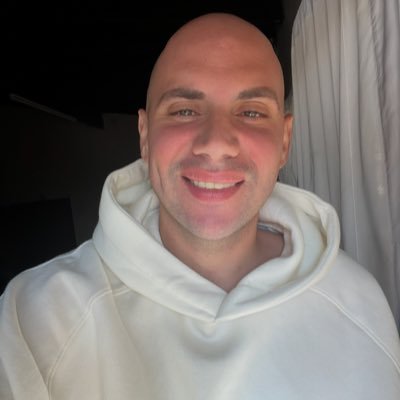 Ezzequiel_V's profile picture. ...