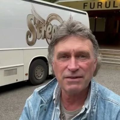 Laragutbehrami1's profile picture. 