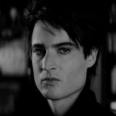 evcstn's profile picture. #THESANDMAN | 24 • 🇮🇹 • she/her • slytherin | #booktwt