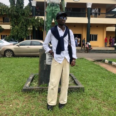 theyluvclarence's profile picture. the patron saint of dark skinned women.