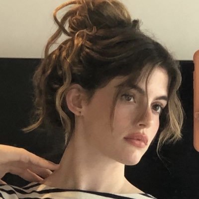 0eeiili's profile picture. وآه من شيءٍ فـ القلب محدٍ درا عنه ..