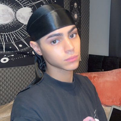 xosharif's profile picture. 24 // former lover boy