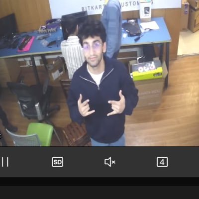 cre4sedbl4zers's profile picture. 