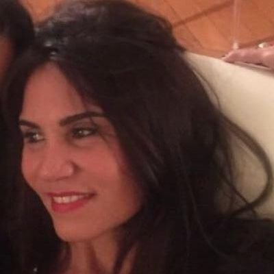 lysiane2212's profile picture. “La politique est l’art de se servir des hommes en leur faisant croire qu’on les sert.”