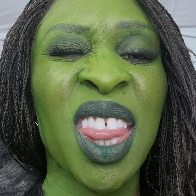 isbreulla's profile picture. lesbian and illustrator | she/her