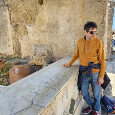 AlbaladejoPress's profile picture. 