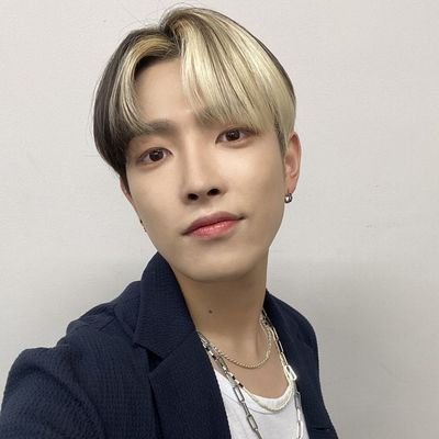 MelodieSer68228's profile picture. I am 39 a kpop fan since 2013 I was only 28years old I love to color