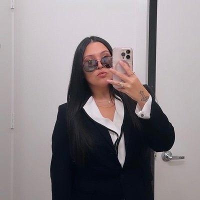 loquaciousloka's profile picture. Que viva la putería 💋