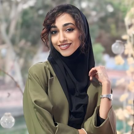 _asemon04's profile picture. به گرمی دست‌هایش هنگام لمس قلبم ، نمی آمد که رهاکردن بلد باشند .. 
🍷