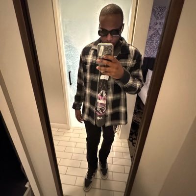 beeeez__'s profile picture. Father | DJ