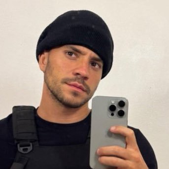 samttuita's profile picture. incoerente