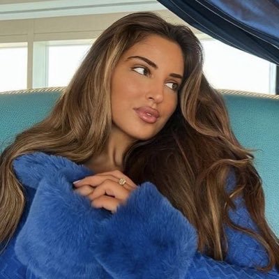 e6illx_'s profile picture. English language 📸 onlinedairy