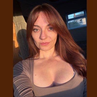 Mimisfeet1's profile picture. Naughty housewife, catering to the needs of foot fetish perverts. 👉🏻 https://t.co/PP8zRWGBJT 😈 UK size 7. DM me for call sessions 💋 Top 3% on OF