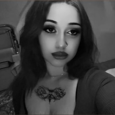 YallFwDaBaddest's profile picture. alla fine siamo nati per morire