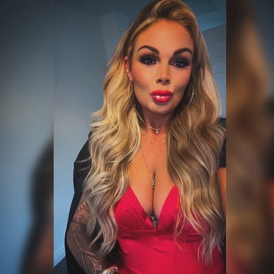 Pezza94444965's profile picture. 💜 AVFC 💙 Season ticket holder 🦁