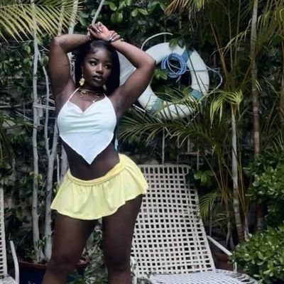 sharon_shanon3's profile picture. I'm just a fun💯 person💁🏾 down↘️ to earth🌍 and I'm just here to promote my clothing 👠👖👕👘🛍️ business🤝
Please kindly follow and feel free to patronize🥰