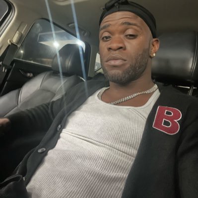 MrRealCurvy's profile picture. Bisexual Hood Nigga, Who Like creaming💦Niggas out ♉️📽️ Booking information available 📲 (300k) type shit💰