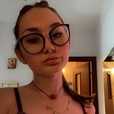 Hannahrobe68934's profile picture. 