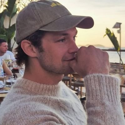 ratazsna's profile picture. 