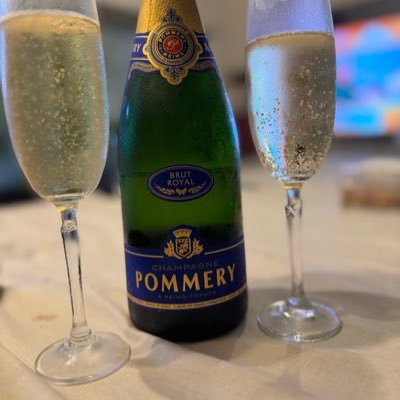 Dennis359184210's profile picture. 