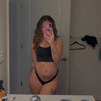 Bbyygirlly's profile picture. Click the link below🤍🌶️