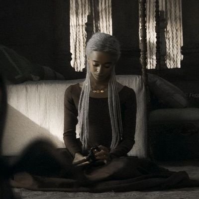 ScaledMorning's profile picture. TEAM BLACK 🎀 

Rhaena Targaryen of Pentos is the love of my life, actually!

Priv: @PinkSkales