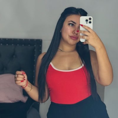 gianellac_'s profile picture. 