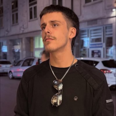 madmanyoou's profile picture. R6 mid off