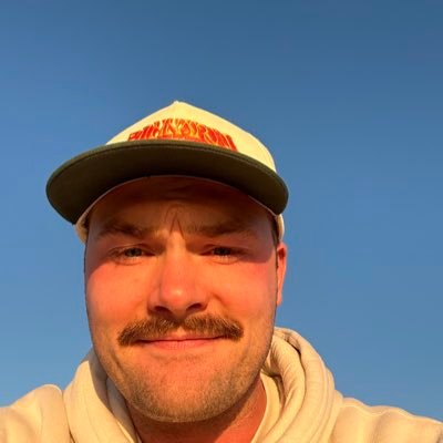 evinem99's profile picture. 