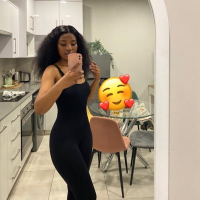 aphelelemakhub_'s profile picture. 