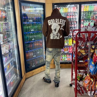 shakemilton12's profile picture. 