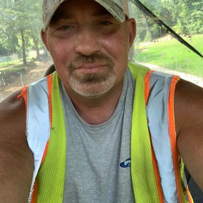 JuniorM0300's profile picture. 🇺🇸MARINE🇺🇸 1A/2A Underground 🚧Construction/Jesus Saves/I love donuts/They love me😋Question EVERYTHING/99.9% of our Elected Officials hate us.