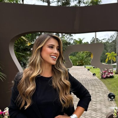 lisa_lisa151165's profile picture. She is tolerable, but not handsome enough to tempt me 

Pride and Prejudice