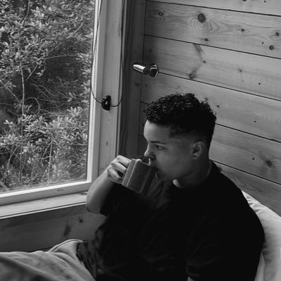 builtbyali's profile picture. writer, coder, gym enjoyer // notes to self