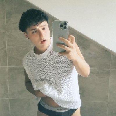 domy_russoo's profile picture. molti commenti non richiesti