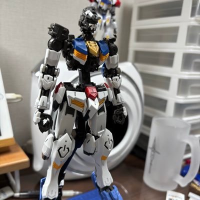 BlueFor07906906's profile picture. モデラーネームに迷走してましたがやっと決まりました。元の名前ははね/BLUE,好きな作品はガンダムWと鉄血のオルフェンズです。無言フォロー失礼します。