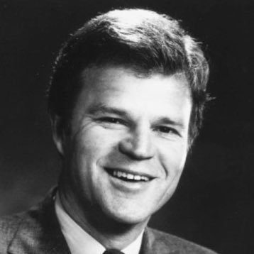 RedPeliPolitics's profile picture. If you know me, no you don’t