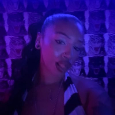 thizziin's profile picture. a beautiful vampire witch siren mermaid dragon fairy elven princess shapeshifting queen mother