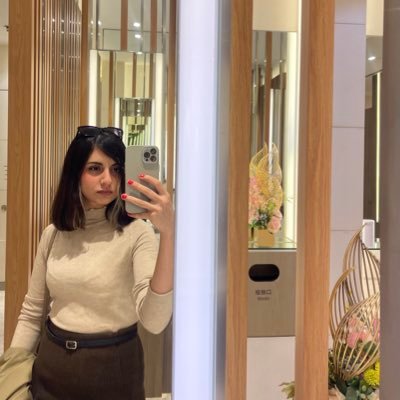 just_her_notes's profile picture. 