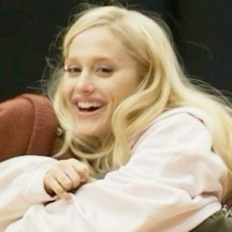 lyrichastain's profile picture. 25. conmigo las chicas son thelma & louise