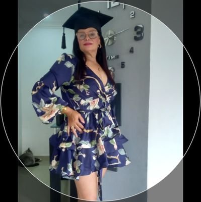 Ear636's profile picture. Mereces lo que sueñas, si puedes soñarlo puedes lograrlo
👩‍🍳Amo cocinar y comer rico😉🤤
🎶🎤Imperfecta 💞
Orgullosamente sin carnet de la  patria
🌵🪴💞