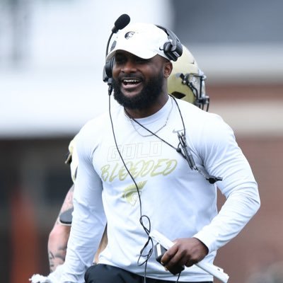 CoachJoMarshall's profile picture. Husband | RBs Coach/PGC @AUTrojansFB | Nupe | Mercer University Alum | “Love Conquers All”