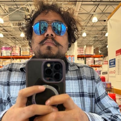 josuecanov's profile picture. I know it's over
I was born a choker
Nobody's comin' for me
I see no volunteers to co-sign on my fears