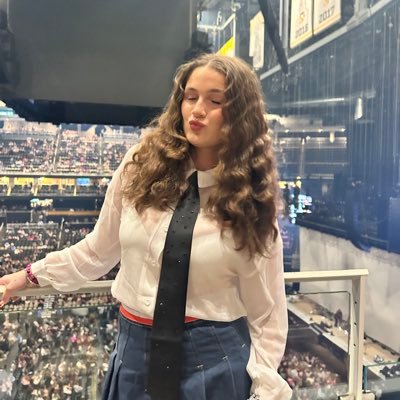 ageofalyssa's profile picture. #OnePride #ChiefsKingdom eras 6/9 12/7 12/8